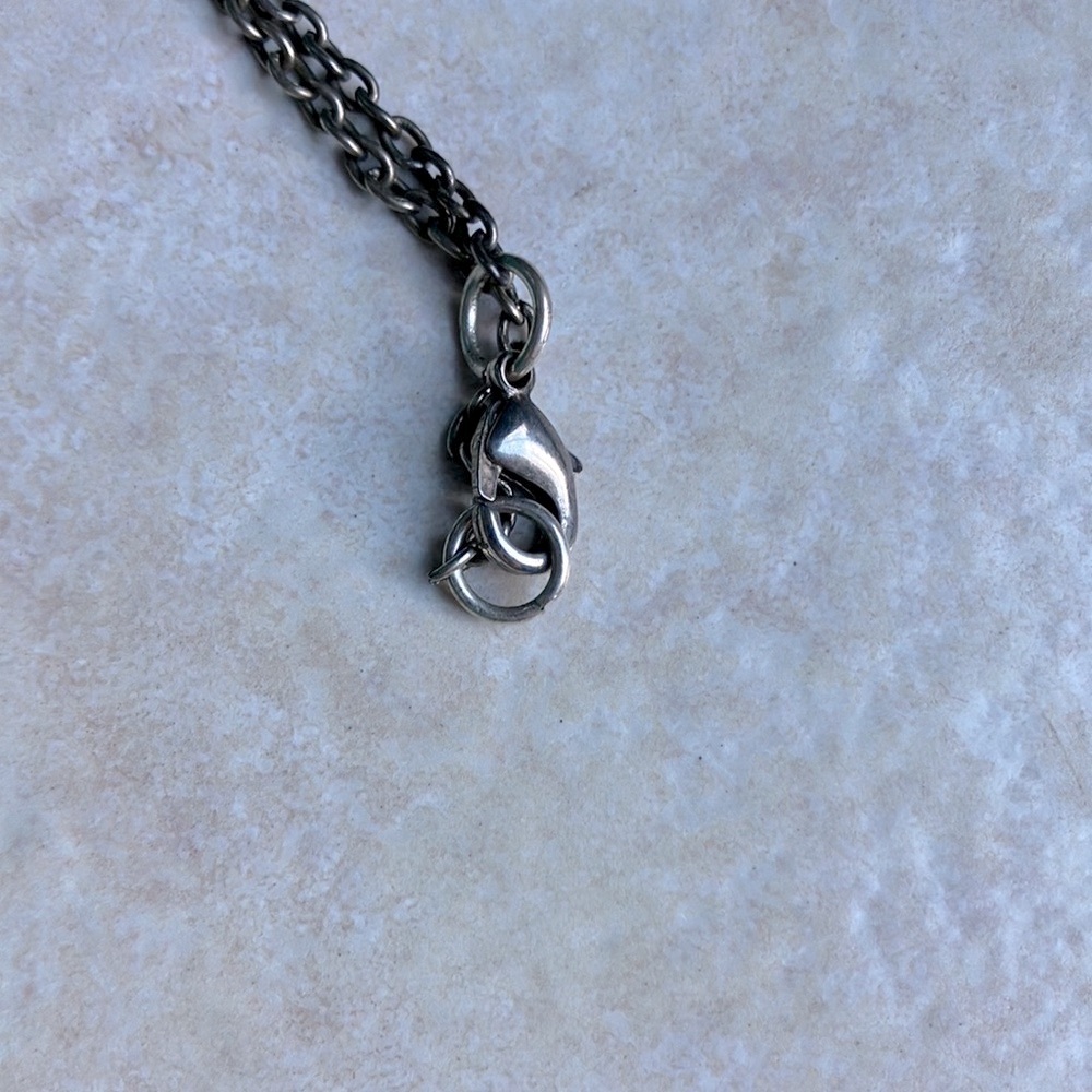 ‘Read’ Pendant Necklace - Picture 3 of 3